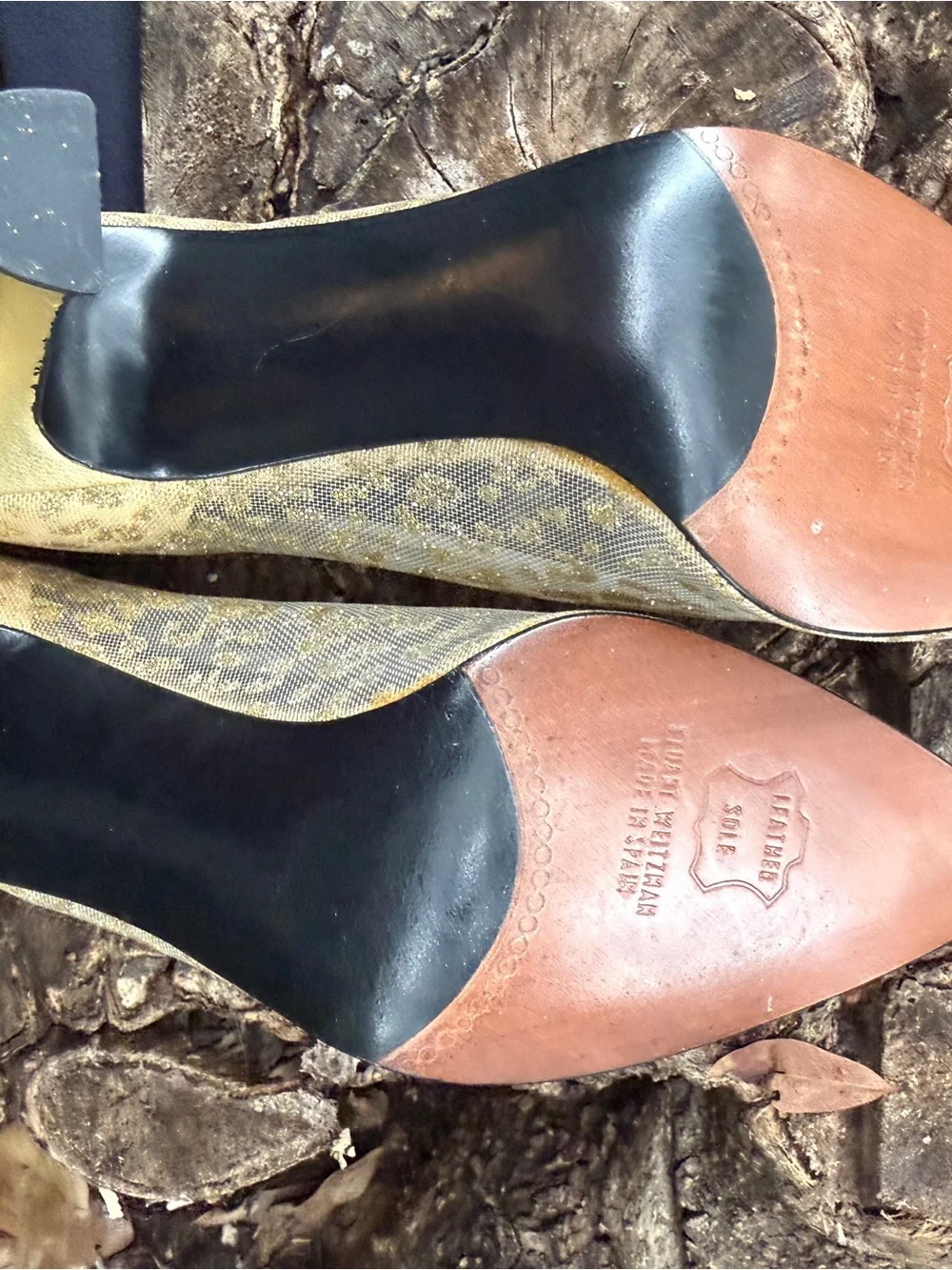 Yves Saint Laurent YSL Navy Pointed Pumps with Gold Interior Made in Italy Sz 7